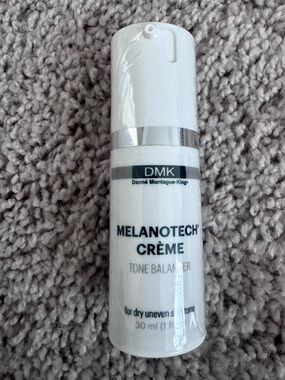 Michael Kors Melanotech Crème Tone Balancer - White